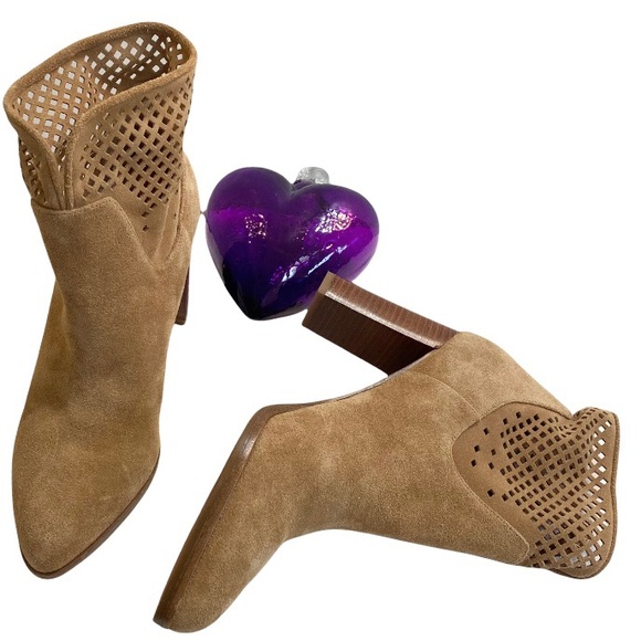 Diane Von Furstenberg Jaen Perforated Almond Toe Bootie in Sand Size 10 NWT - Picture 9 of 12